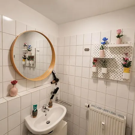 Modern Comfort With Balcony Dresden